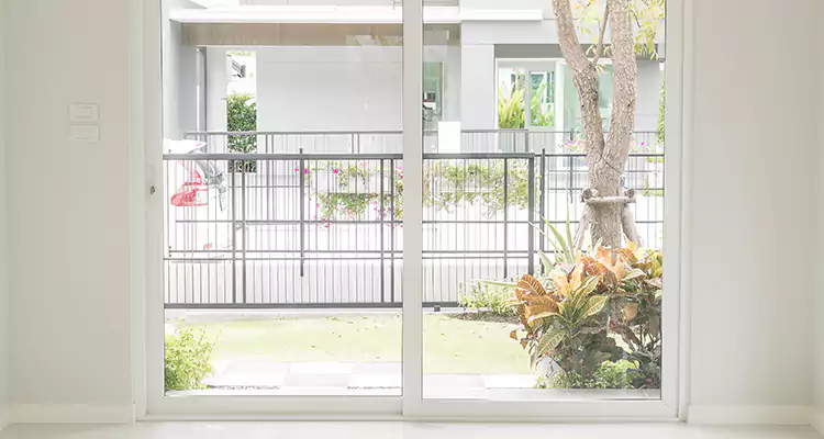 Balcony Screen Door Repair in Carrollwood, FL