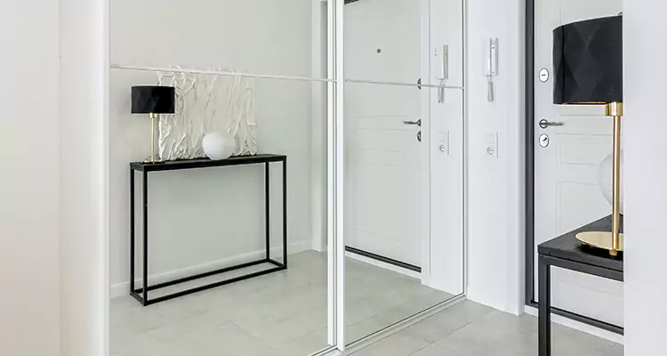 Mirrored Bifold Closet Doors Repair in Carrollwood, FL