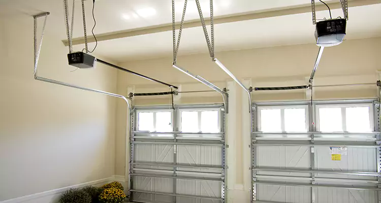 Residential Emergency Garage Door Repair in Carrollwood, FL