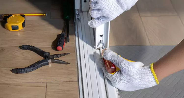 Screen Door Wheel Replacement in Carrollwood, FL