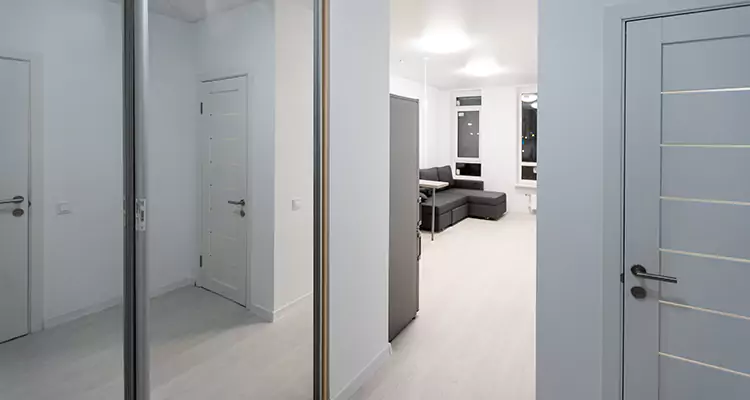 Modern Mirrored Closet Doors Repair in Carrollwood, FL