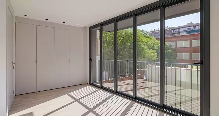 Fix Sliding Screen Door Track in Carrollwood, FL